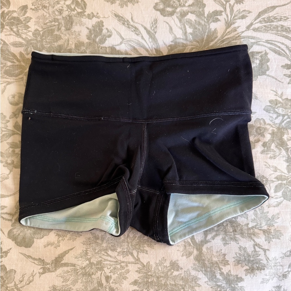 Lululemon Reversible Shortie Shorts